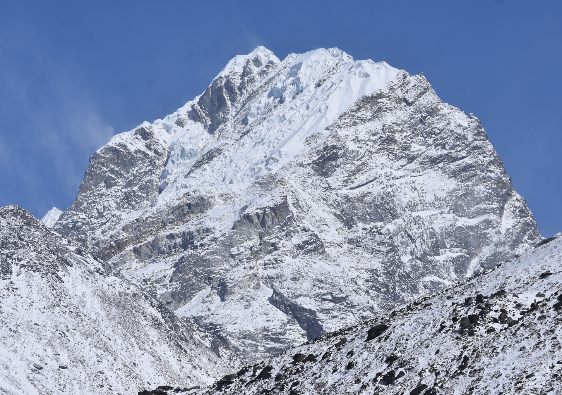 LOBUCHE EAST PEAK