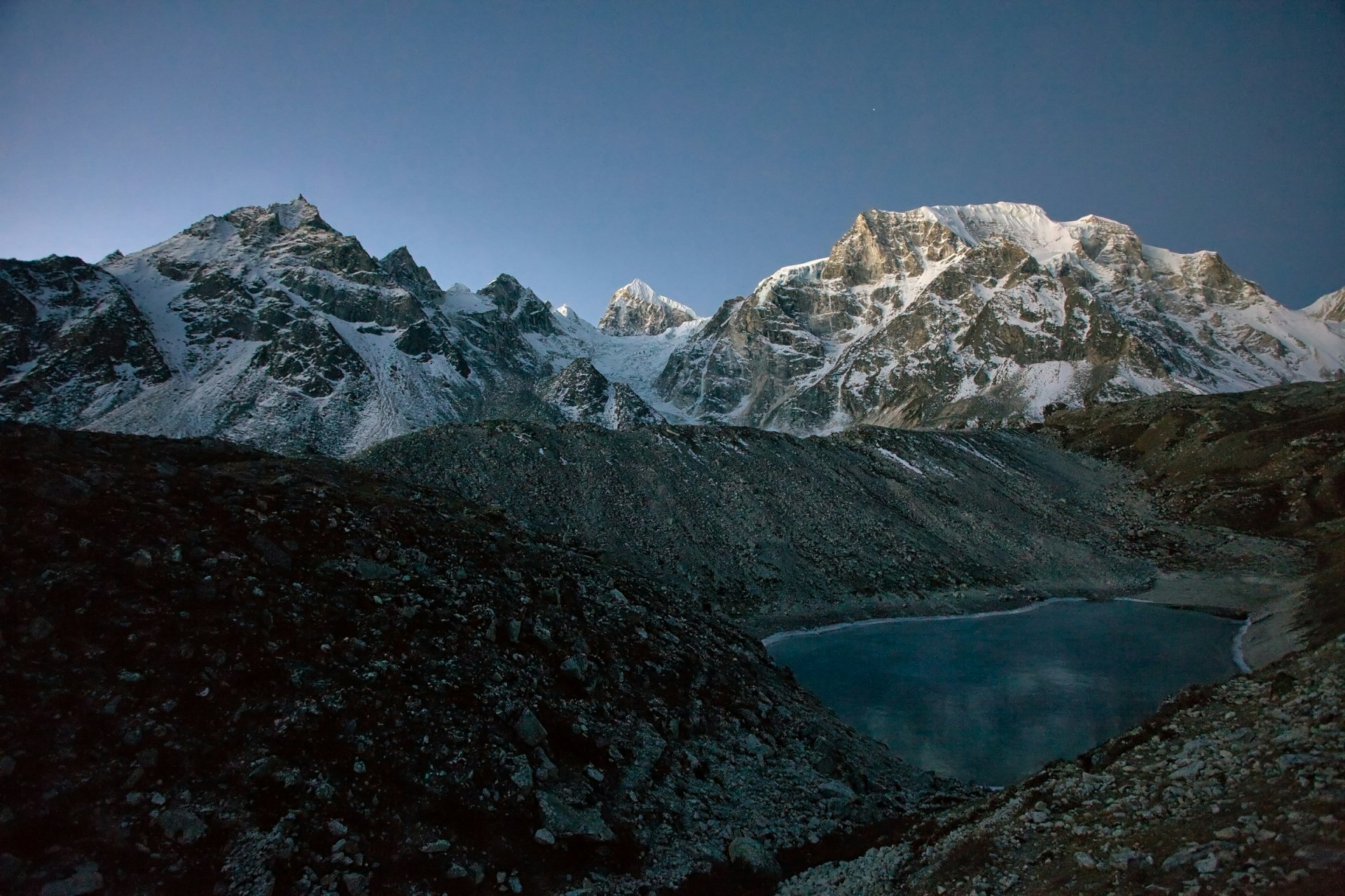 Manaslu Circuit Trek combined with Tsum Valley