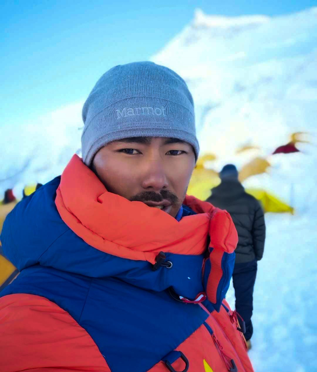 {"id":551,"alt":"Halung Dorchi Sherpa","file_name":"halung-dorchi-sherpa-389626.JPG","slug":"halung-dorchi-sherpa"}